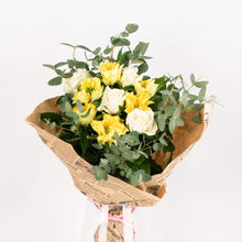 画像をギャラリービューアに読み込む, 【敬老の日ギフト】ローズブーケ (黄色&白)
