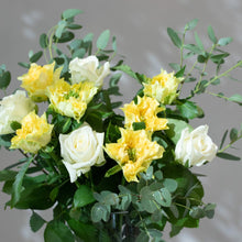 画像をギャラリービューアに読み込む, 【敬老の日ギフト】ローズブーケ (黄色&白)
