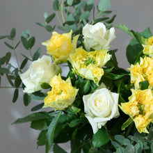 画像をギャラリービューアに読み込む, 【敬老の日ギフト】ローズブーケ (黄色&白)
