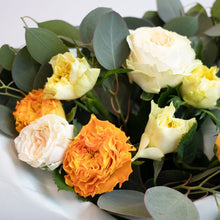 画像をギャラリービューアに読み込む, 【6月限定】今月のローズブーケ 8本 (オレンジ/イエローホワイト MIX)