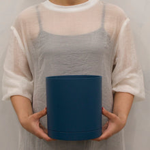 画像をギャラリービューアに読み込む, モンステラ・アダンソニー 5号 リサイクルシリンダーポットセット【SHEL'TTER GREENのおしゃれな植木鉢でお届け】